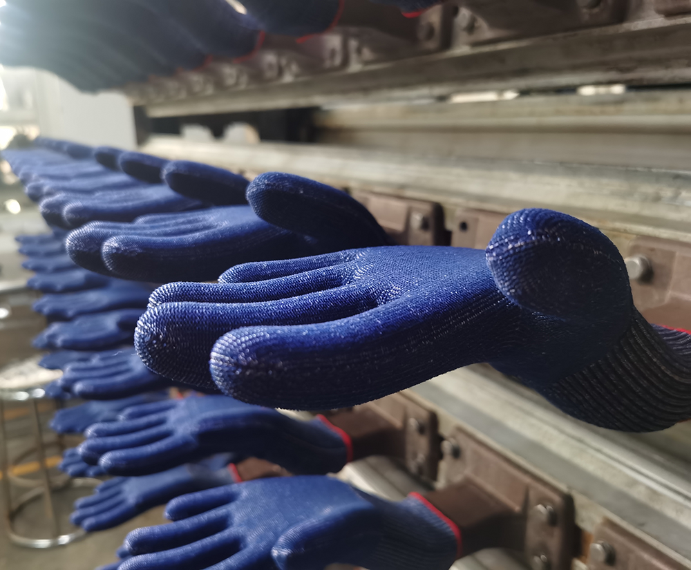 Bullsafety cut resistant gloves coating process